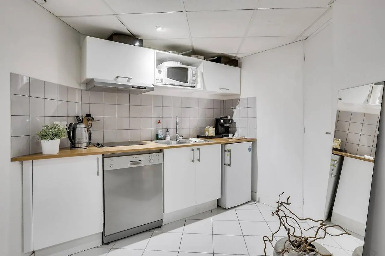 Apartment Stylish Accommodation In The Middle Of Paris