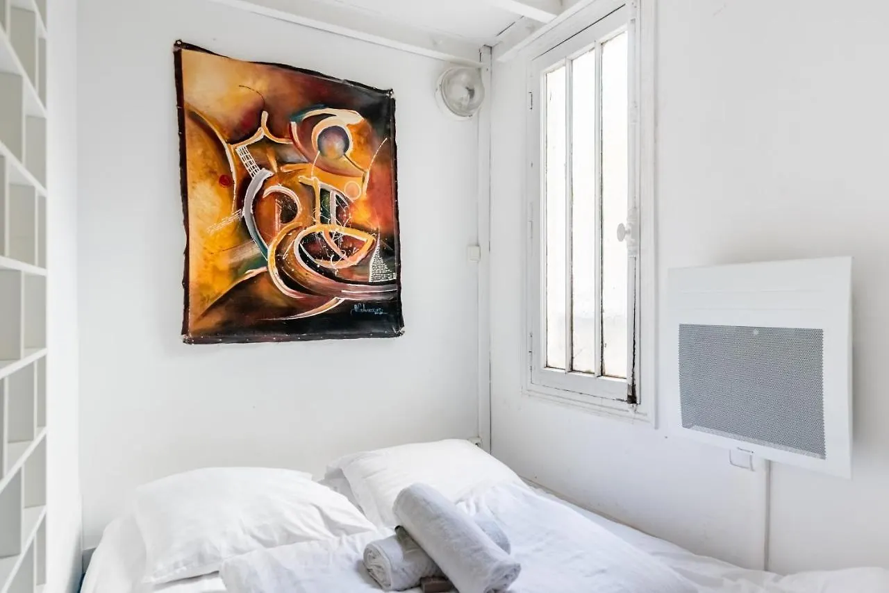 Apartment Stylish Accommodation In The Middle Of Paris